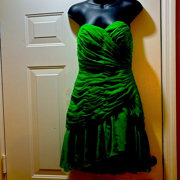 maxandcleo Dresses & Skirts - Green Asymmetrical Strapless Sundress